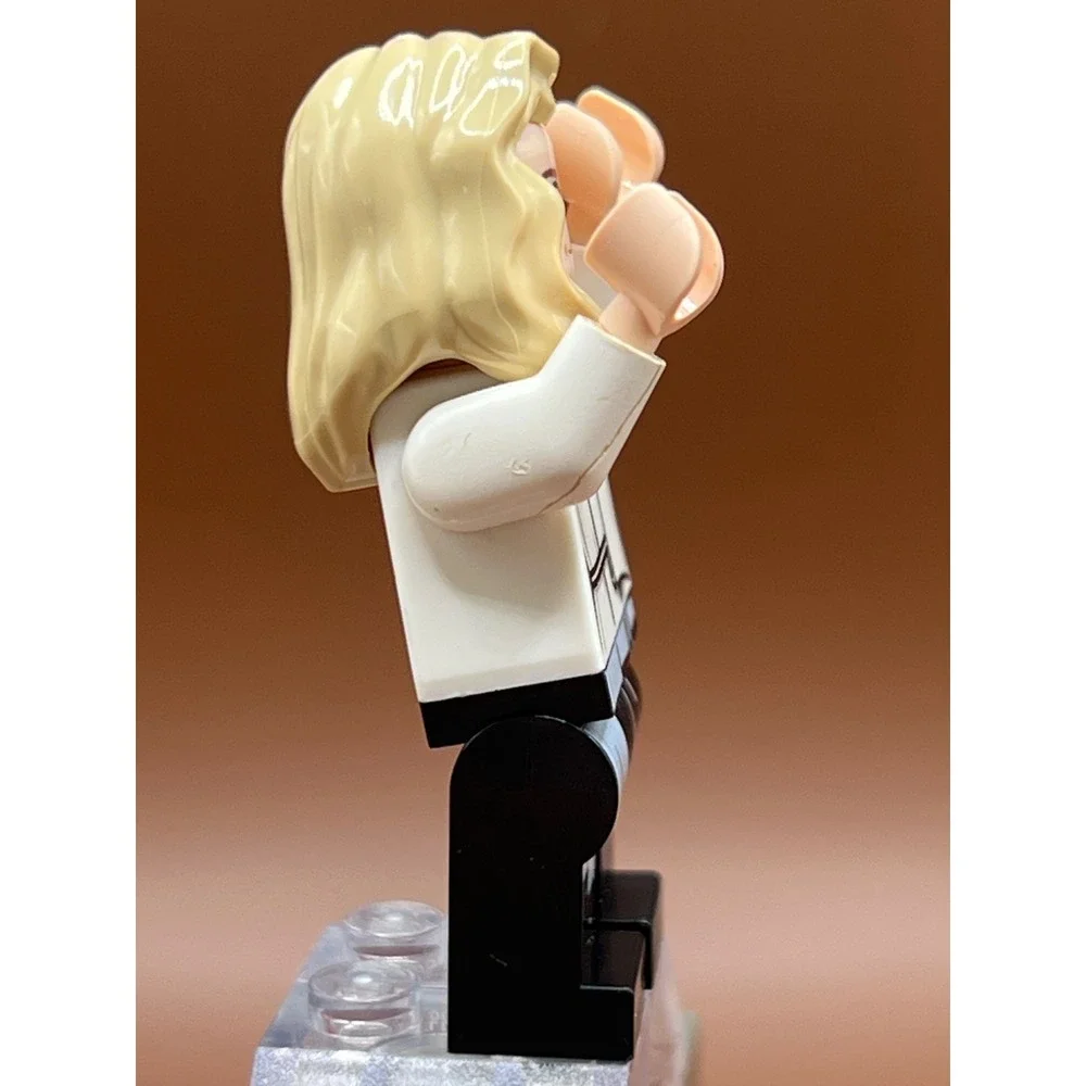 LEGO Jurassic World Soyona Santos White Wrap Top jw080 Dominion